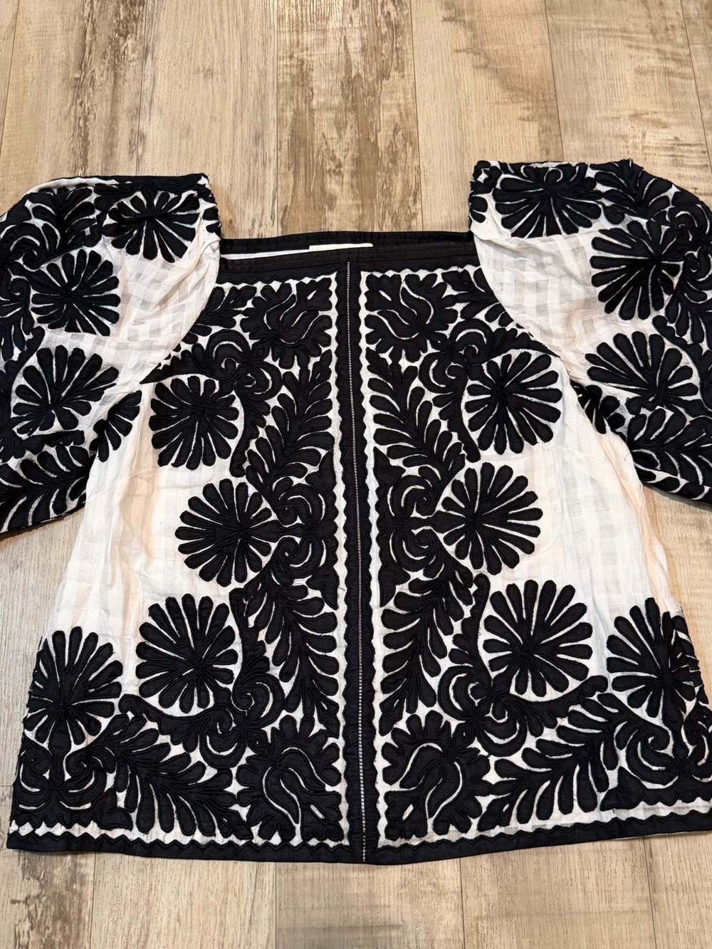 Ulla Johnson Size 4 Black White Embroidered Cotton Silk Puff Sleeve Blouse